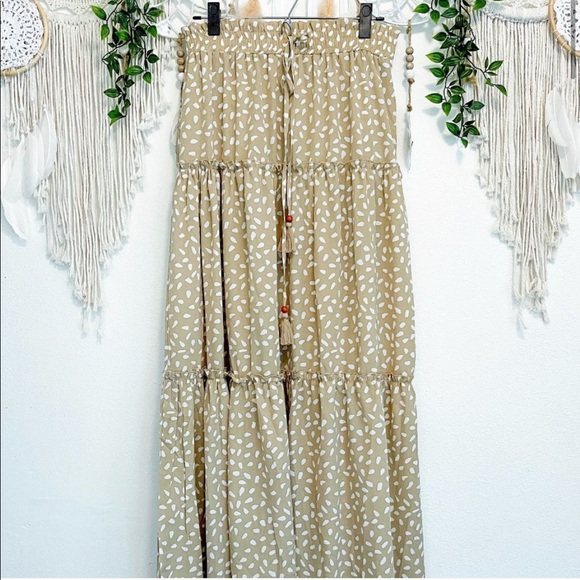 🏷 NWT Maternity Neutral Drawstring Maxi Skirt - Picture 3 of 3